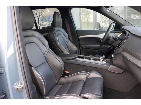 Volvo XC90 T8 Recharge AWD 7p Ultimate Dark 455pk Long Range | Panodak | Trekhaak
