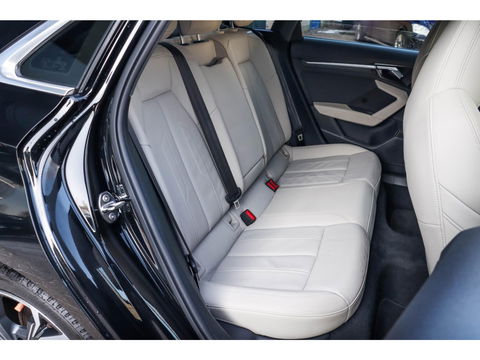 Audi A3 Limousine 35 TFSI 150pk Business Edition | Leder