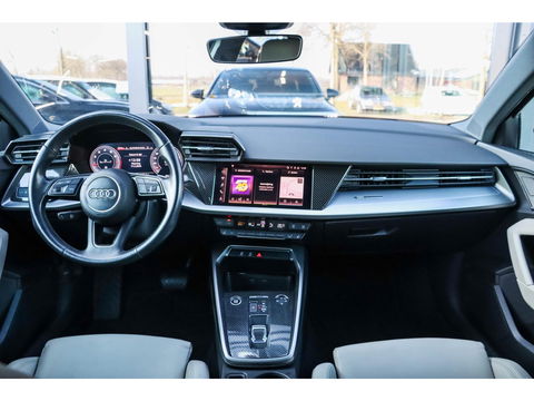 Audi A3 Limousine 35 TFSI 150pk Business Edition | Leder