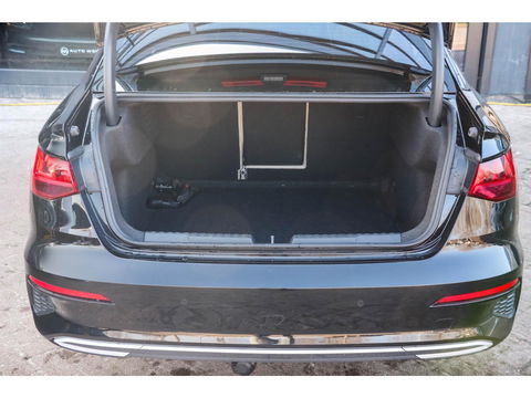 Audi A3 Limousine 35 TFSI 150pk Business Edition | Leder