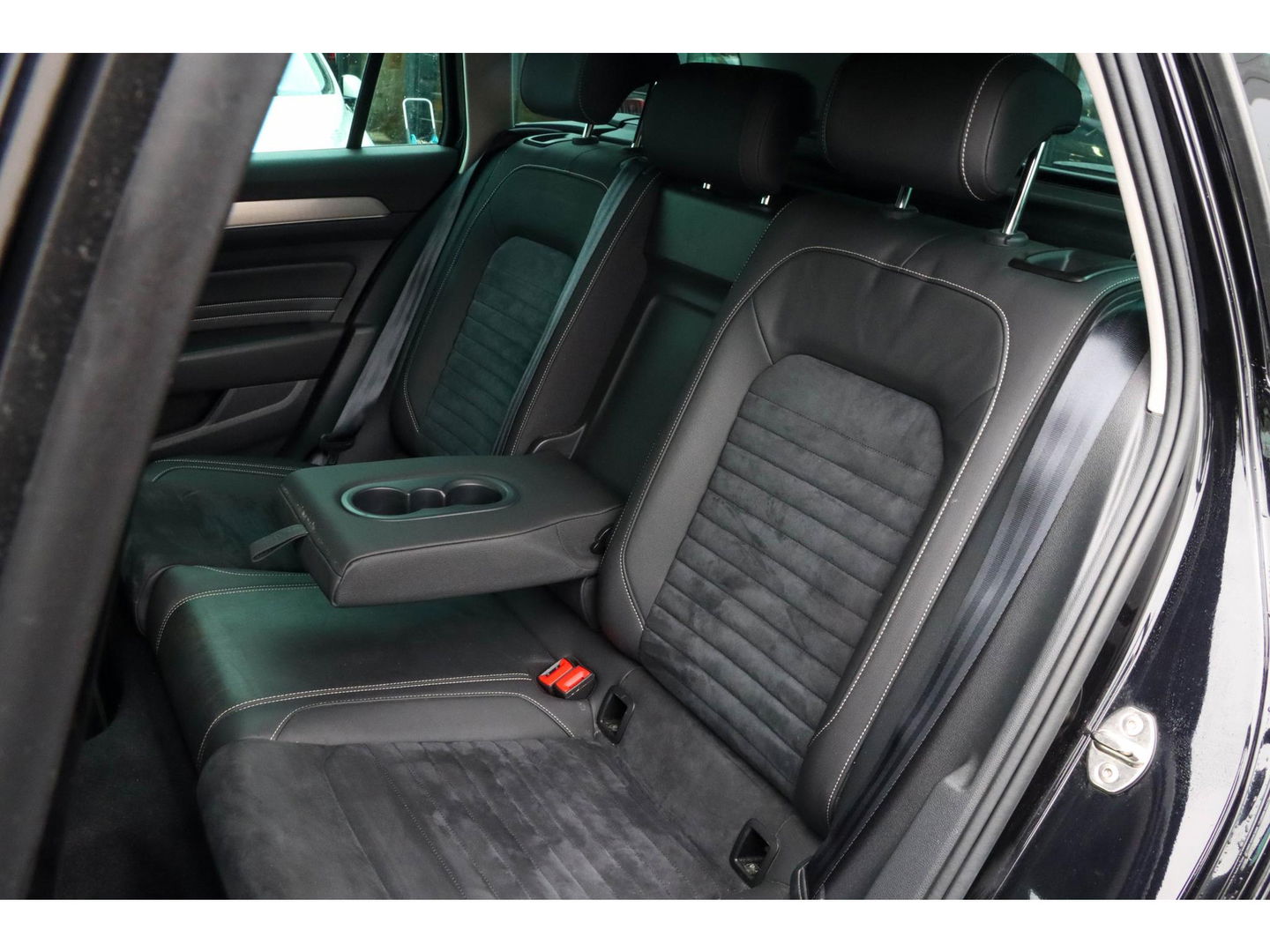 Volkswagen Passat Variant 1.5 TSI 150pk DSG Elegance R-Line