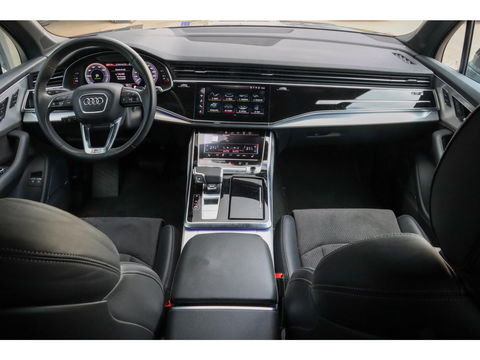 Audi Q7 60 TFSI e 455pk Quattro Competition | 360 | 22 inch | Luchtvering | Trekhaak | Matrix LED