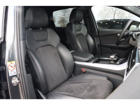 Audi Q7 60 TFSI e 455pk Quattro Competition | 360 | 22 inch | Luchtvering | Trekhaak | Matrix LED