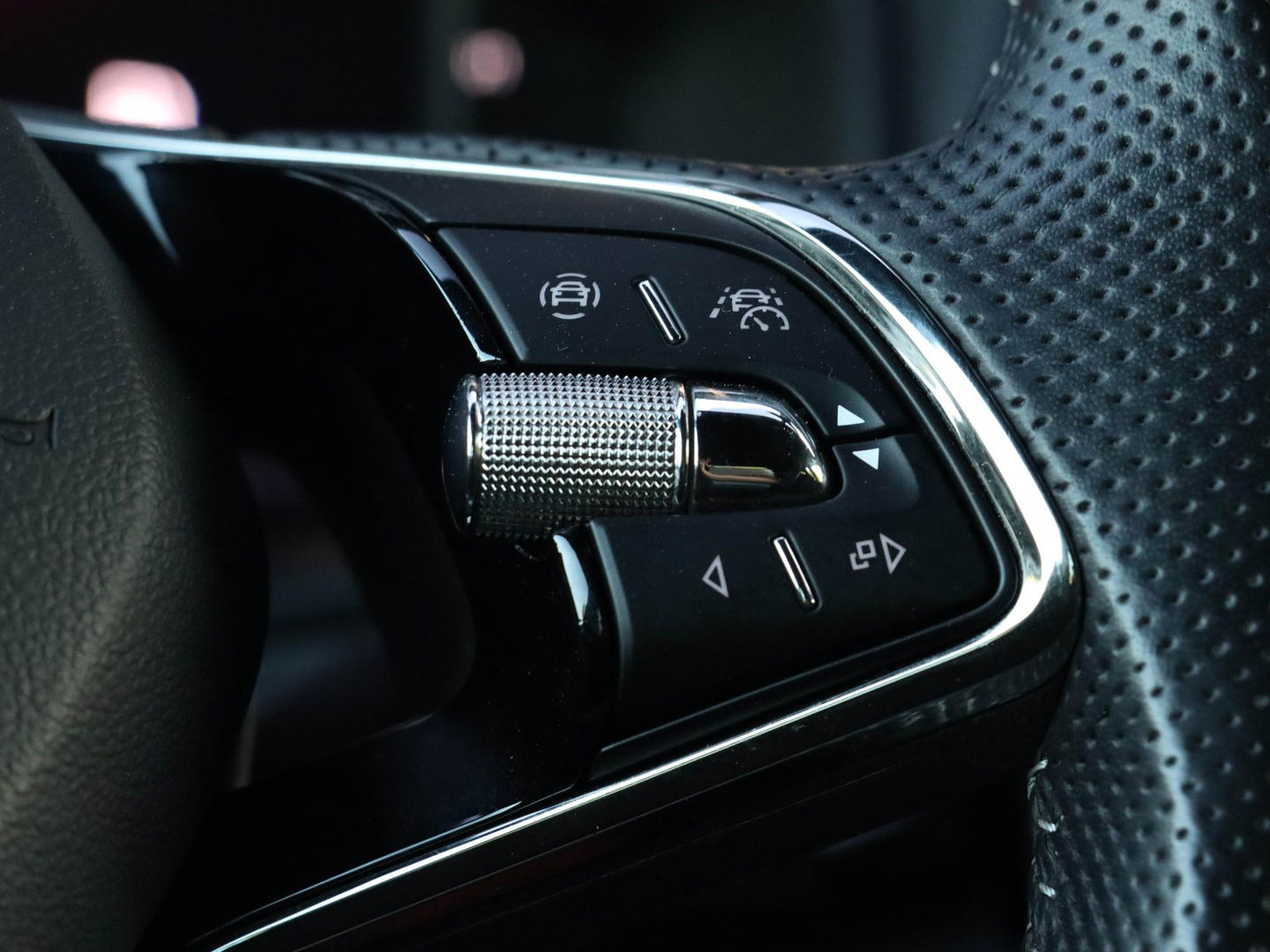 Škoda Karoq 1.5 TSI 150PK Sportline Business DSG | Camera | Trekhaak