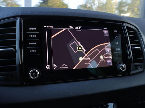 Škoda Karoq 1.5 TSI 150PK Sportline Business DSG | Camera | Trekhaak