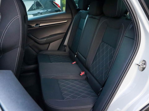 Škoda Karoq 1.5 TSI 150PK Sportline Business DSG | Camera | Trekhaak