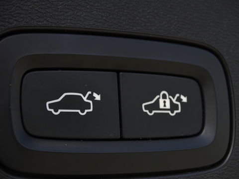 Volvo V60 T6 Twin-Engine 340PK AWD / R-Design / Harman Kardon
