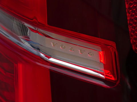 Volvo V60 T6 Twin-Engine 340PK AWD / R-Design / Harman Kardon