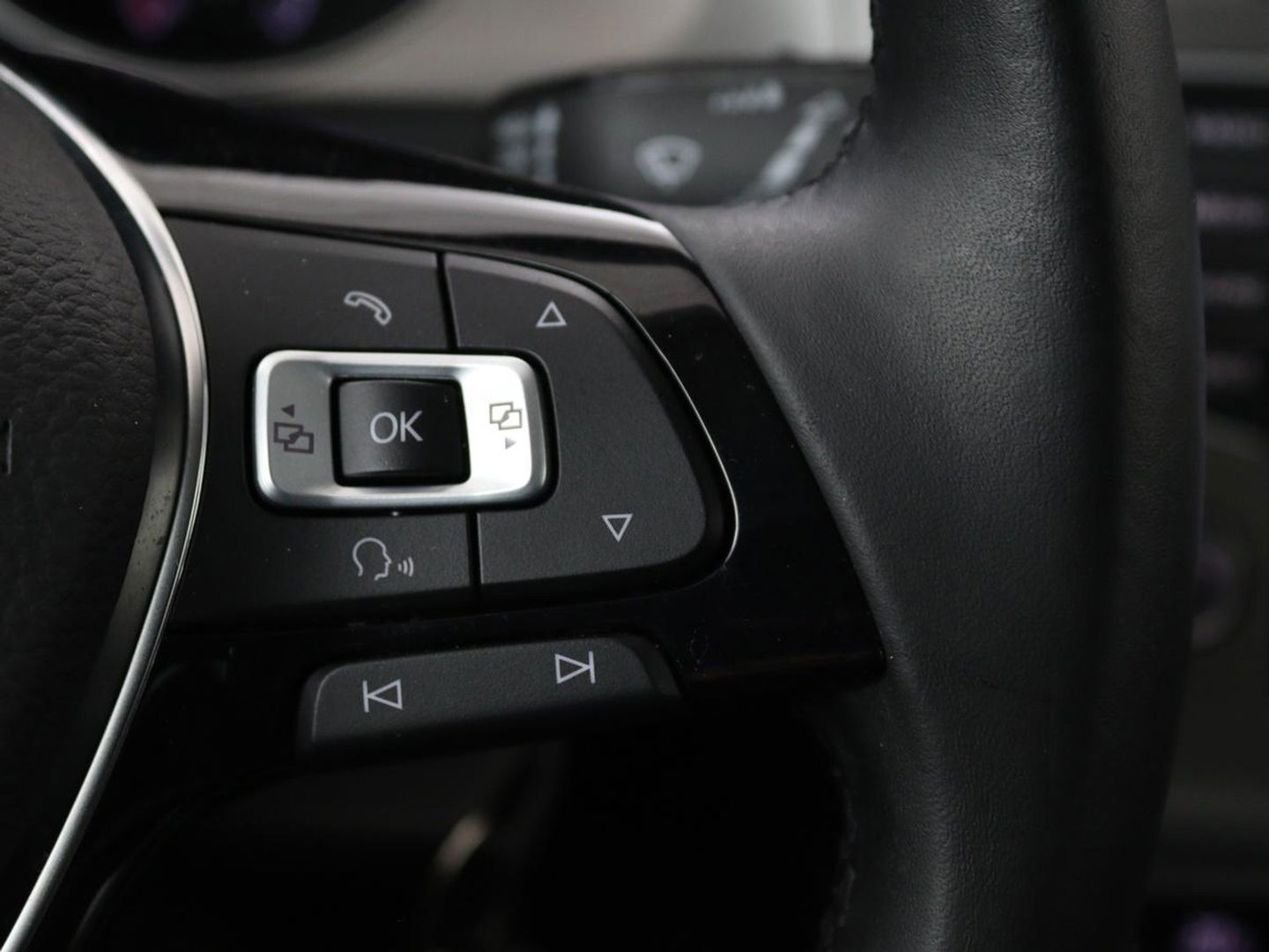 Volkswagen Golf 1.4 TSI Business Edition Connected | Automaat | Xenon | Camera | Navigatie | Dynaudio | Climate control | Cruise control | Parkeerhulp