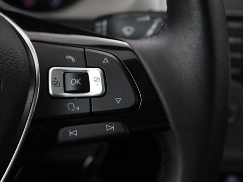 Volkswagen Golf 1.4 TSI Business Edition Connected | Automaat | Xenon | Camera | Navigatie | Dynaudio | Climate control | Cruise control | Parkeerhulp