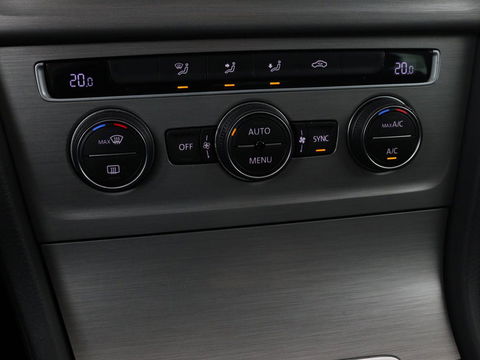 Volkswagen Golf 1.4 TSI Business Edition Connected | Automaat | Xenon | Camera | Navigatie | Dynaudio | Climate control | Cruise control | Parkeerhulp