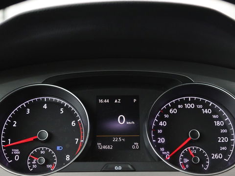 Volkswagen Golf 1.4 TSI Business Edition Connected | Automaat | Xenon | Camera | Navigatie | Dynaudio | Climate control | Cruise control | Parkeerhulp