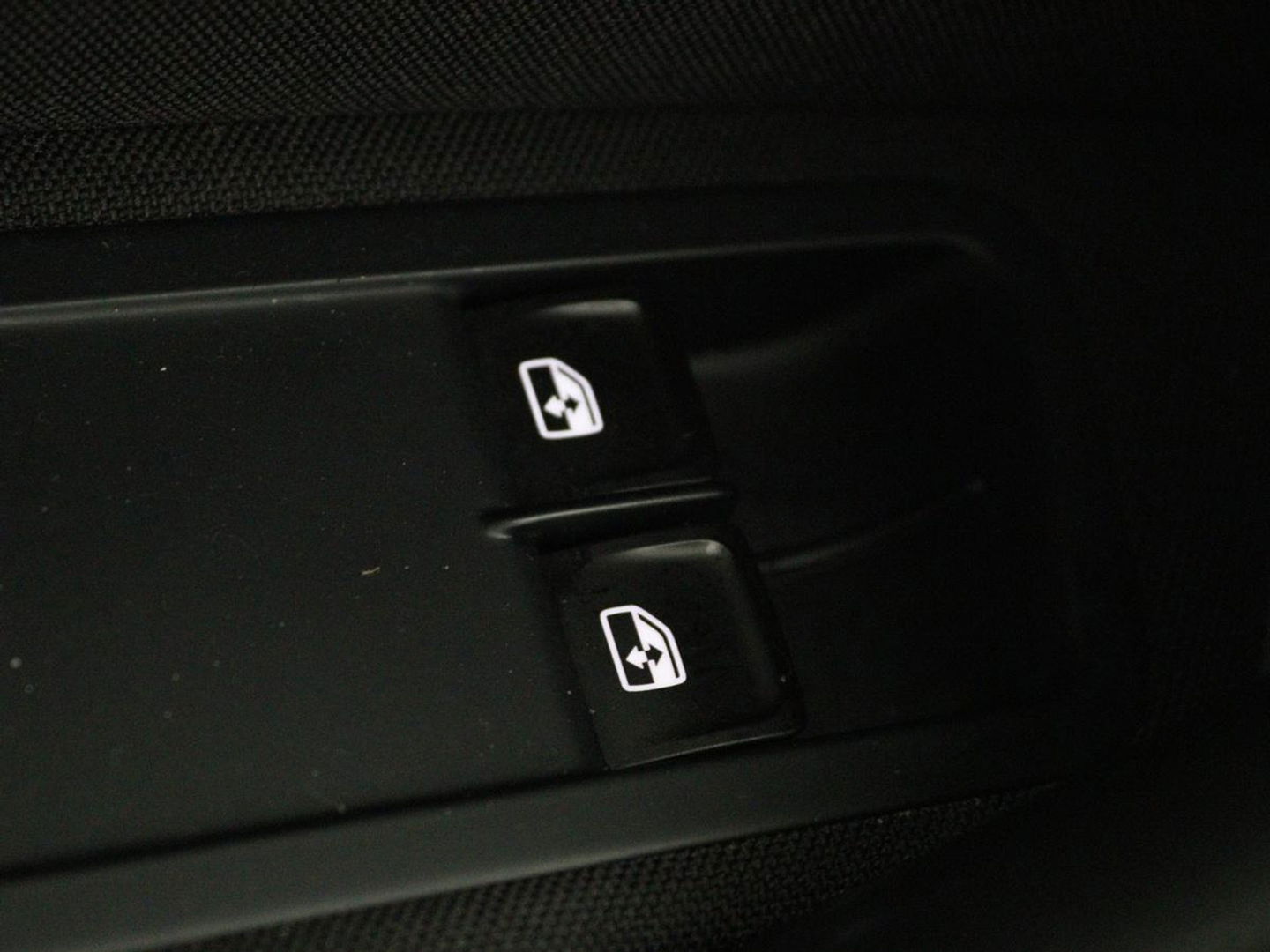 Volkswagen Golf 1.4 TSI Business Edition Connected | Automaat | Xenon | Camera | Navigatie | Dynaudio | Climate control | Cruise control | Parkeerhulp