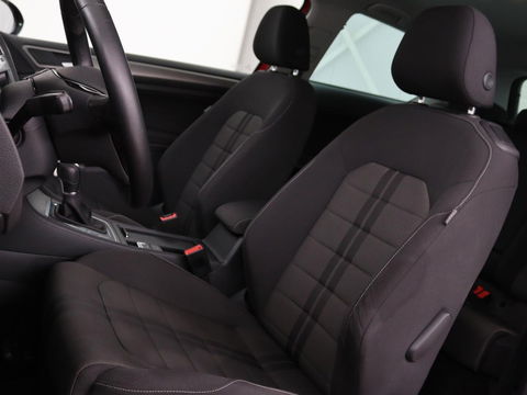 Volkswagen Golf 1.4 TSI Business Edition Connected | Automaat | Xenon | Camera | Navigatie | Dynaudio | Climate control | Cruise control | Parkeerhulp