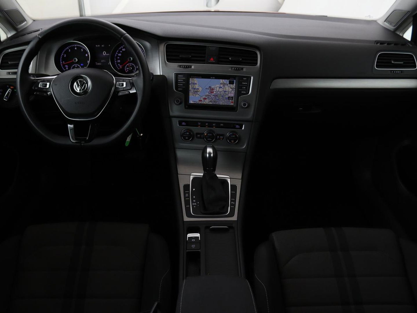 Volkswagen Golf 1.4 TSI Business Edition Connected | Automaat | Xenon | Camera | Navigatie | Dynaudio | Climate control | Cruise control | Parkeerhulp