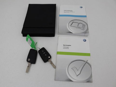 Volkswagen Golf 1.4 TSI Business Edition Connected | Automaat | Xenon | Camera | Navigatie | Dynaudio | Climate control | Cruise control | Parkeerhulp