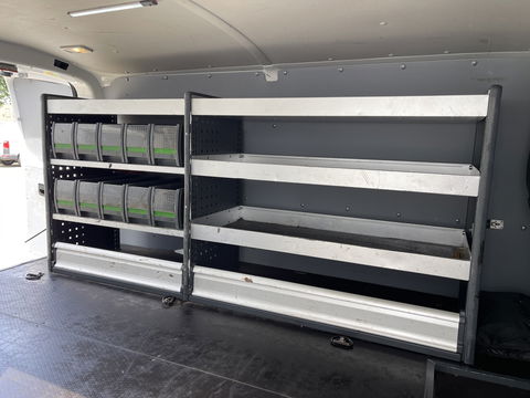 Volkswagen Transporter 2.0 TDI 102pk L1H1 Comfortline / vaste prijs rijklaar € 15.950 ex btw / lease vanaf € 269 / airco / cruise / bijrijdersbank / Bott ingerichte laadruimte / imperial / trekhaak !