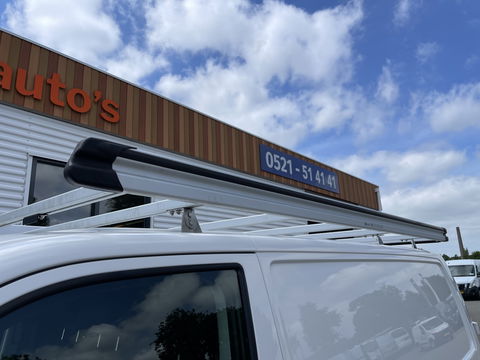 Volkswagen Transporter 2.0 TDI 102pk L1H1 Comfortline / vaste prijs rijklaar € 15.950 ex btw / lease vanaf € 269 / airco / cruise / bijrijdersbank / Bott ingerichte laadruimte / imperial / trekhaak !