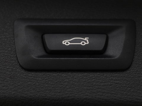BMW X1 sDrive18i M Sport | Stoelverwarming | Head-Up | Sportstoelen | Full LED | Alcantara | Navigatie | Park Assist | Climate control