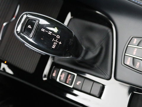 BMW X1 sDrive18i M Sport | Stoelverwarming | Head-Up | Sportstoelen | Full LED | Alcantara | Navigatie | Park Assist | Climate control