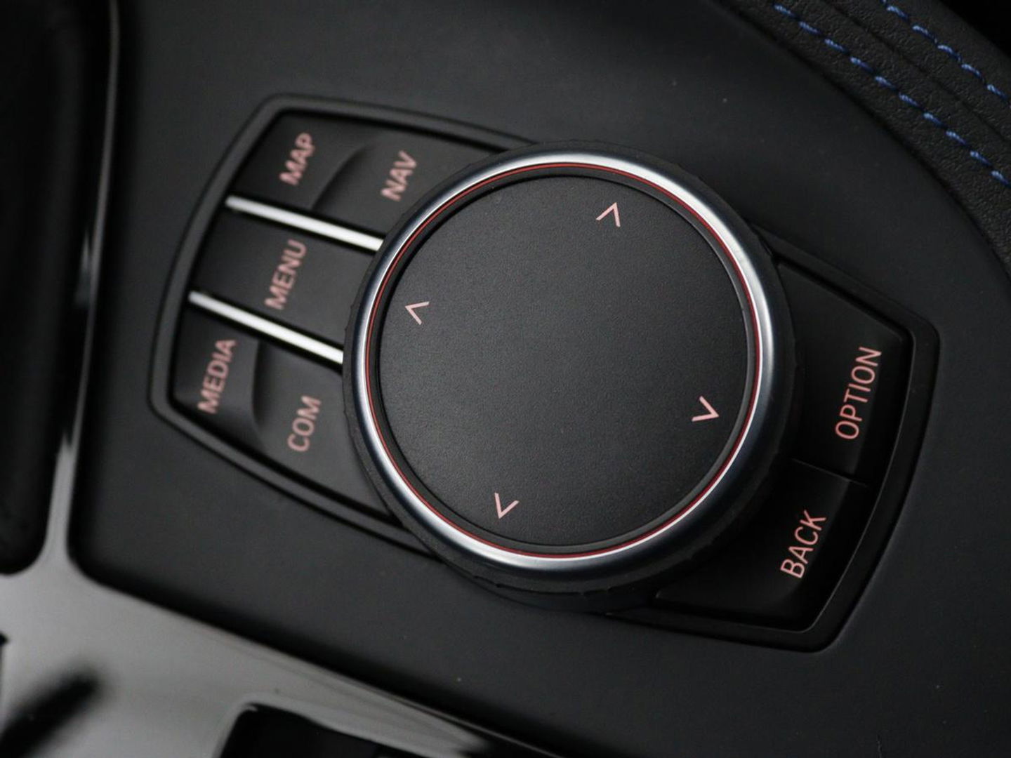 BMW X1 sDrive18i M Sport | Stoelverwarming | Head-Up | Sportstoelen | Full LED | Alcantara | Navigatie | Park Assist | Climate control