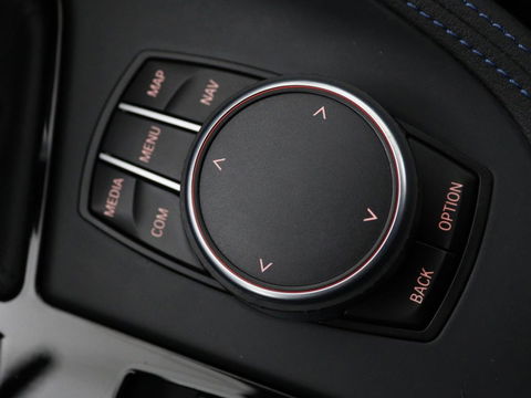 BMW X1 sDrive18i M Sport | Stoelverwarming | Head-Up | Sportstoelen | Full LED | Alcantara | Navigatie | Park Assist | Climate control