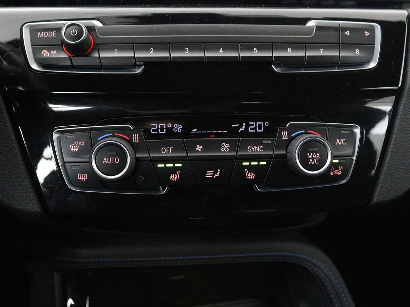 BMW X1 sDrive18i M Sport | Stoelverwarming | Head-Up | Sportstoelen | Full LED | Alcantara | Navigatie | Park Assist | Climate control