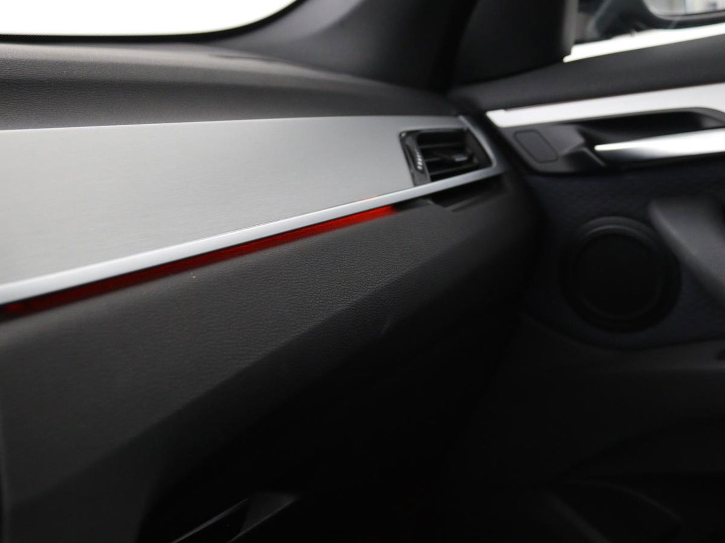 BMW X1 sDrive18i M Sport | Stoelverwarming | Head-Up | Sportstoelen | Full LED | Alcantara | Navigatie | Park Assist | Climate control