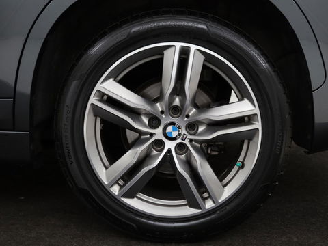 BMW X1 sDrive18i M Sport | Stoelverwarming | Head-Up | Sportstoelen | Full LED | Alcantara | Navigatie | Park Assist | Climate control