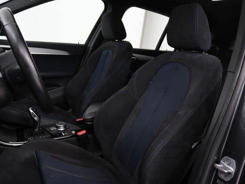 BMW X1 sDrive18i M Sport | Stoelverwarming | Head-Up | Sportstoelen | Full LED | Alcantara | Navigatie | Park Assist | Climate control
