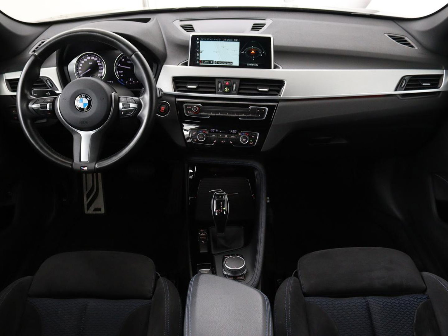 BMW X1 sDrive18i M Sport | Stoelverwarming | Head-Up | Sportstoelen | Full LED | Alcantara | Navigatie | Park Assist | Climate control