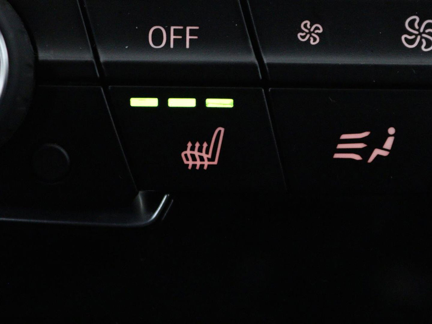 BMW X1 sDrive18i M Sport | Stoelverwarming | Head-Up | Sportstoelen | Full LED | Alcantara | Navigatie | Park Assist | Climate control