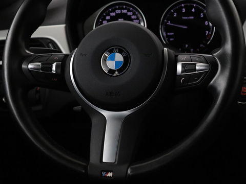 BMW X1 sDrive18i M Sport | Stoelverwarming | Head-Up | Sportstoelen | Full LED | Alcantara | Navigatie | Park Assist | Climate control