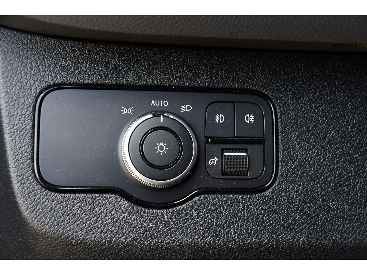 Mercedes-Benz Sprinter 319 V6 3.0 CDI L2H2 PB Edition Adaptieve Cruise, 360 Camera, 3500kg Trekhaak, Carplay, LED, 190PK, Automaat, Stoelverwarming, Uniek!