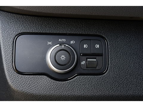 Mercedes-Benz Sprinter 319 V6 3.0 CDI L2H2 PB Edition Adaptieve Cruise, 360 Camera, 3500kg Trekhaak, Carplay, LED, 190PK, Automaat, Stoelverwarming, Uniek!