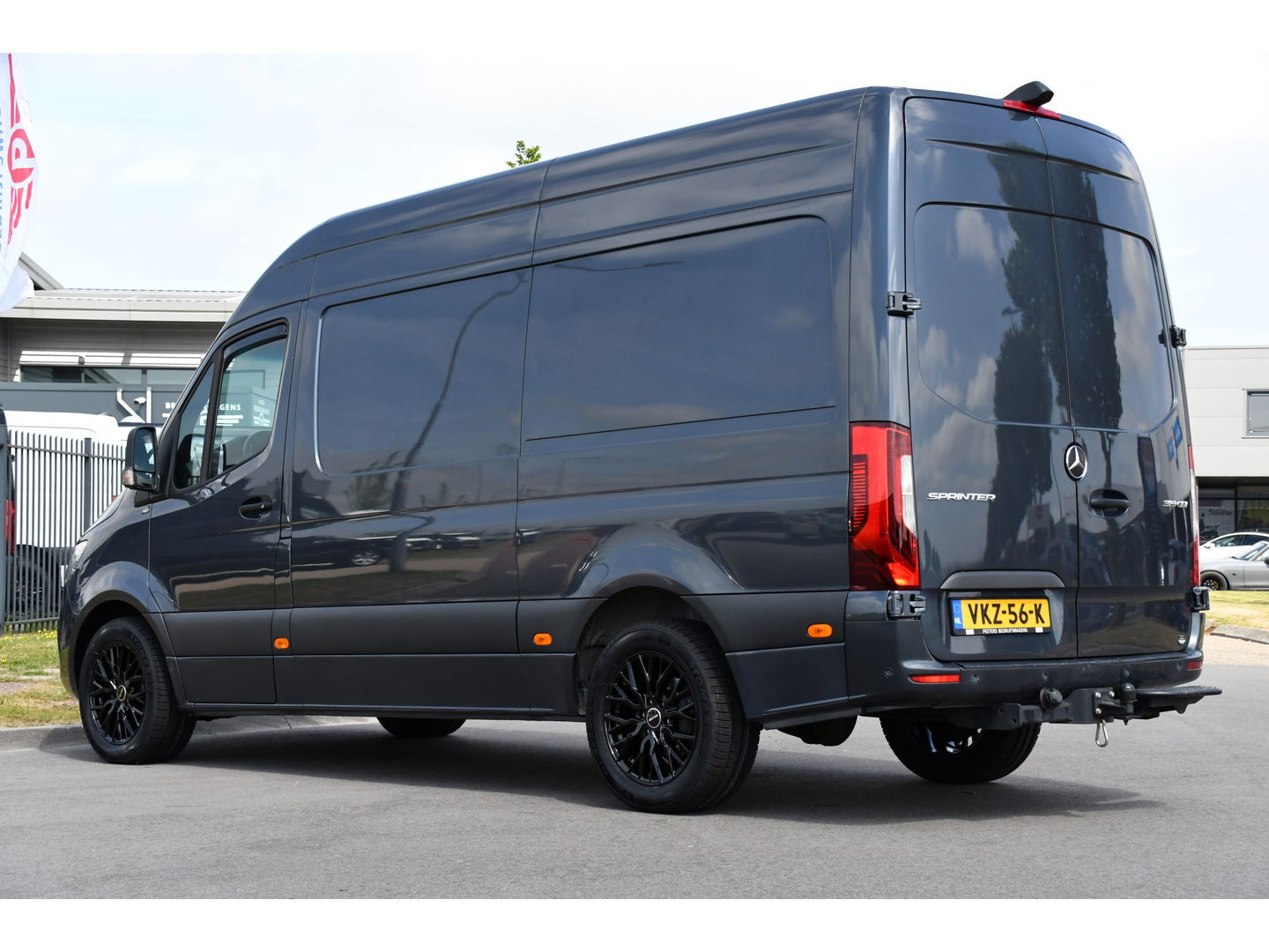 Mercedes-Benz Sprinter 319 V6 3.0 CDI L2H2 PB Edition Adaptieve Cruise, 360 Camera, 3500kg Trekhaak, Carplay, LED, 190PK, Automaat, Stoelverwarming, Uniek!