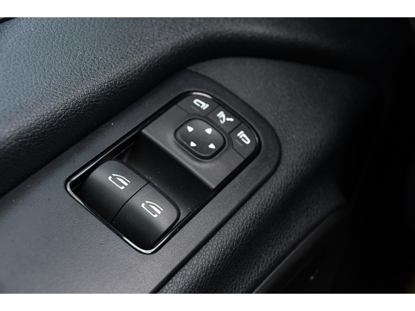 Mercedes-Benz Sprinter 319 V6 3.0 CDI L2H2 PB Edition Adaptieve Cruise, 360 Camera, 3500kg Trekhaak, Carplay, LED, 190PK, Automaat, Stoelverwarming, Uniek!