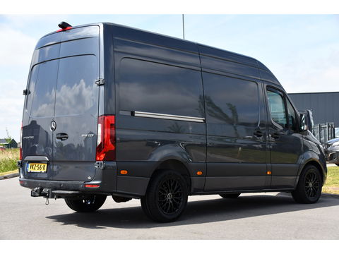 Mercedes-Benz Sprinter 319 V6 3.0 CDI L2H2 PB Edition Adaptieve Cruise, 360 Camera, 3500kg Trekhaak, Carplay, LED, 190PK, Automaat, Stoelverwarming, Uniek!