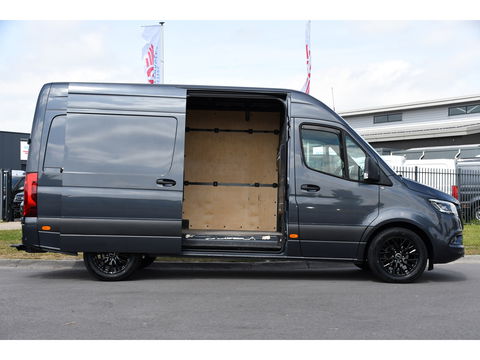 Mercedes-Benz Sprinter 319 V6 3.0 CDI L2H2 PB Edition Adaptieve Cruise, 360 Camera, 3500kg Trekhaak, Carplay, LED, 190PK, Automaat, Stoelverwarming, Uniek!