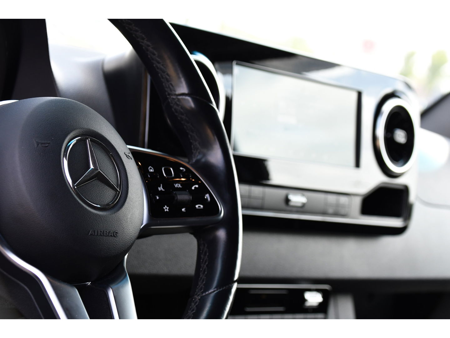 Mercedes-Benz Sprinter 319 V6 3.0 CDI L2H2 PB Edition Adaptieve Cruise, 360 Camera, 3500kg Trekhaak, Carplay, LED, 190PK, Automaat, Stoelverwarming, Uniek!