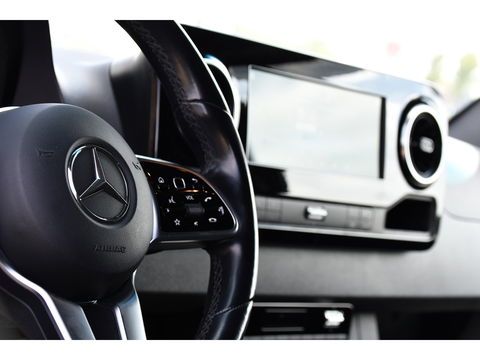 Mercedes-Benz Sprinter 319 V6 3.0 CDI L2H2 PB Edition Adaptieve Cruise, 360 Camera, 3500kg Trekhaak, Carplay, LED, 190PK, Automaat, Stoelverwarming, Uniek!