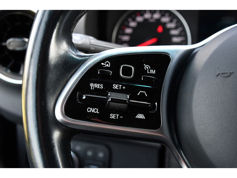Mercedes-Benz Sprinter 319 V6 3.0 CDI L2H2 PB Edition Adaptieve Cruise, 360 Camera, 3500kg Trekhaak, Carplay, LED, 190PK, Automaat, Stoelverwarming, Uniek!