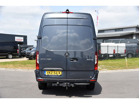 Mercedes-Benz Sprinter 319 V6 3.0 CDI L2H2 PB Edition Adaptieve Cruise, 360 Camera, 3500kg Trekhaak, Carplay, LED, 190PK, Automaat, Stoelverwarming, Uniek!