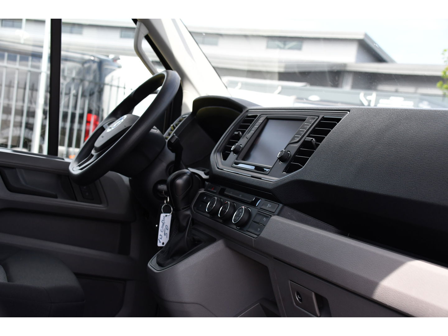 Volkswagen Crafter 35 2.0 TDI L3H3 Highline Camera, Carplay, LED, 140pk, Automaat, Voorruit verwarming, Uniek!