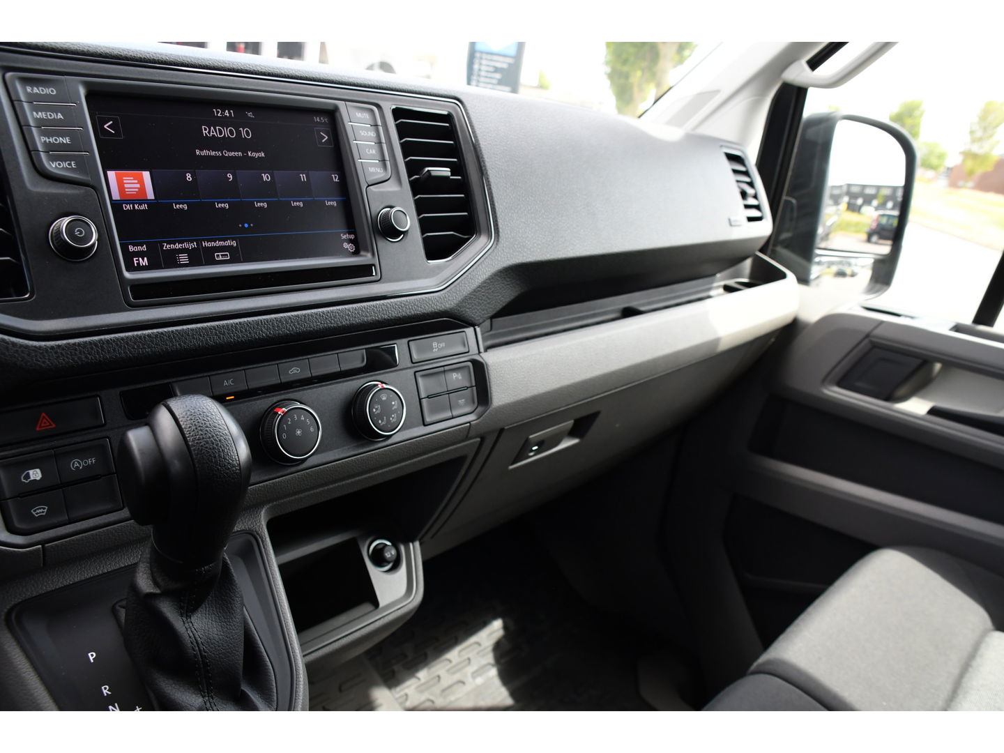 Volkswagen Crafter 35 2.0 TDI L3H3 Highline Camera, Carplay, LED, 140pk, Automaat, Voorruit verwarming, Uniek!