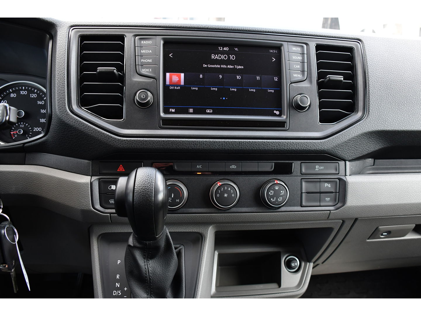 Volkswagen Crafter 35 2.0 TDI L3H3 Highline Camera, Carplay, LED, 140pk, Automaat, Voorruit verwarming, Uniek!