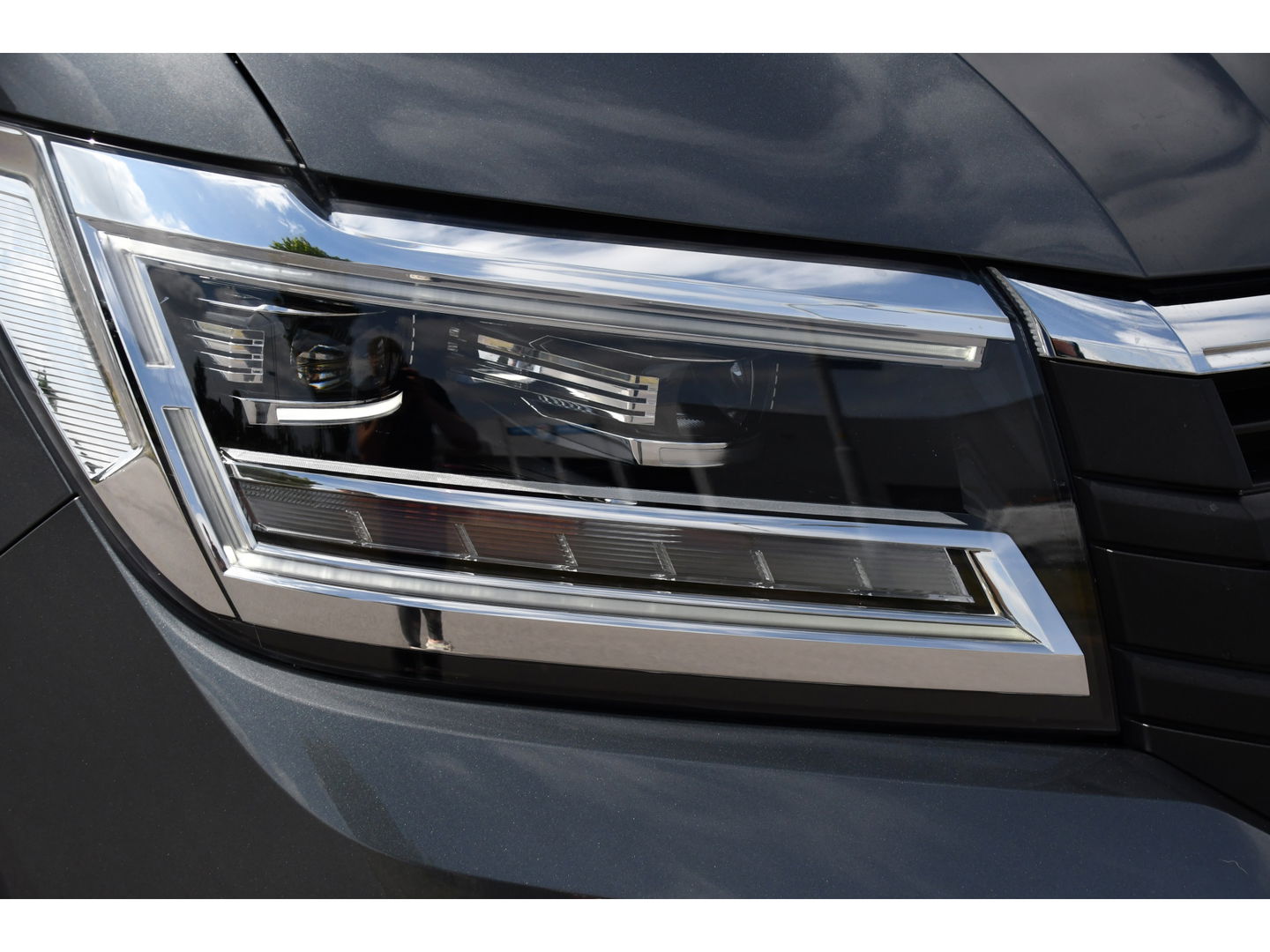 Volkswagen Crafter 35 2.0 TDI L3H3 Highline Camera, Carplay, LED, 140pk, Automaat, Voorruit verwarming, Uniek!