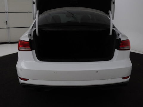 Audi A3 1.0 TFSI | Automaat | Panoramadak | Adaptive cruise | Climate control | Navigatie | Xenon | Parkeerhulp | Bluetooth