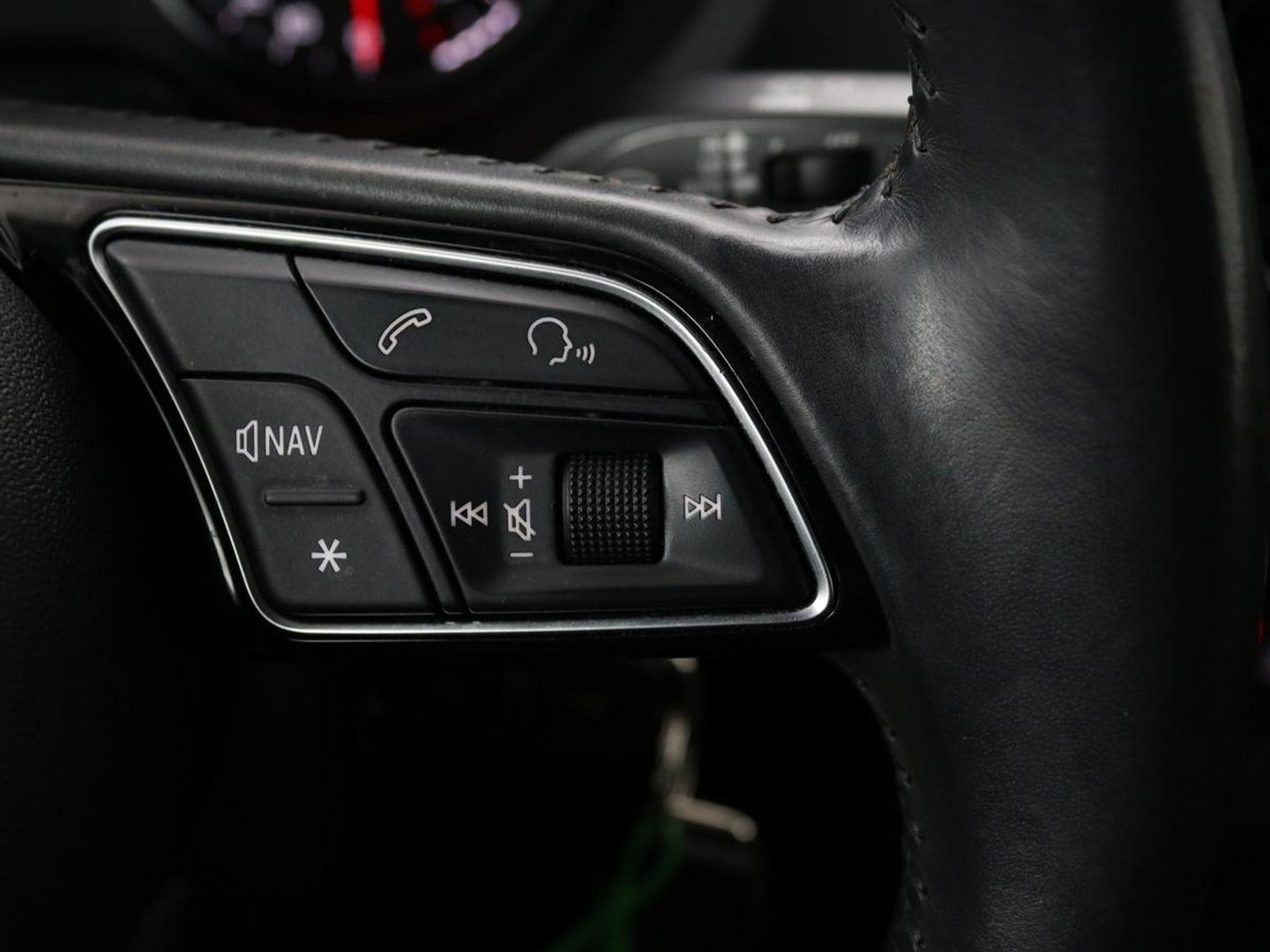 Audi A3 1.0 TFSI | Automaat | Panoramadak | Adaptive cruise | Climate control | Navigatie | Xenon | Parkeerhulp | Bluetooth