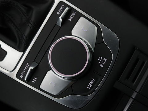 Audi A3 1.0 TFSI | Automaat | Panoramadak | Adaptive cruise | Climate control | Navigatie | Xenon | Parkeerhulp | Bluetooth